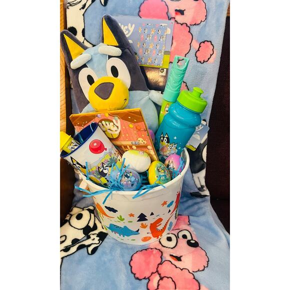 Bluey adorable Easter bundle with characters 5070 throw Bluey plush with Easter
